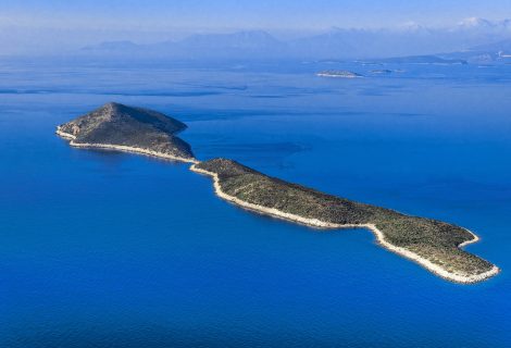 Yunanistan'da şahsa ait adalar satılmaya devam ediyor