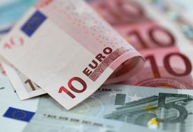 Aylık nakit para çekme limiti Bin 800 Euro'ya yükseltildi